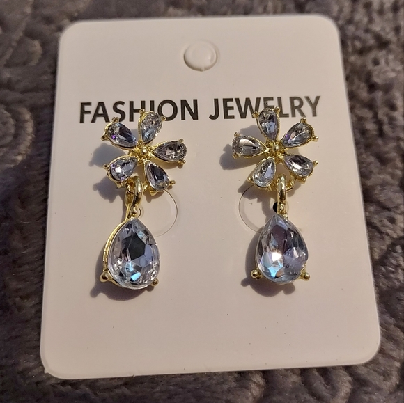 Jewelry - 🌸 NEW Flower floral dangle stud rhinestone earrings costume jewelry